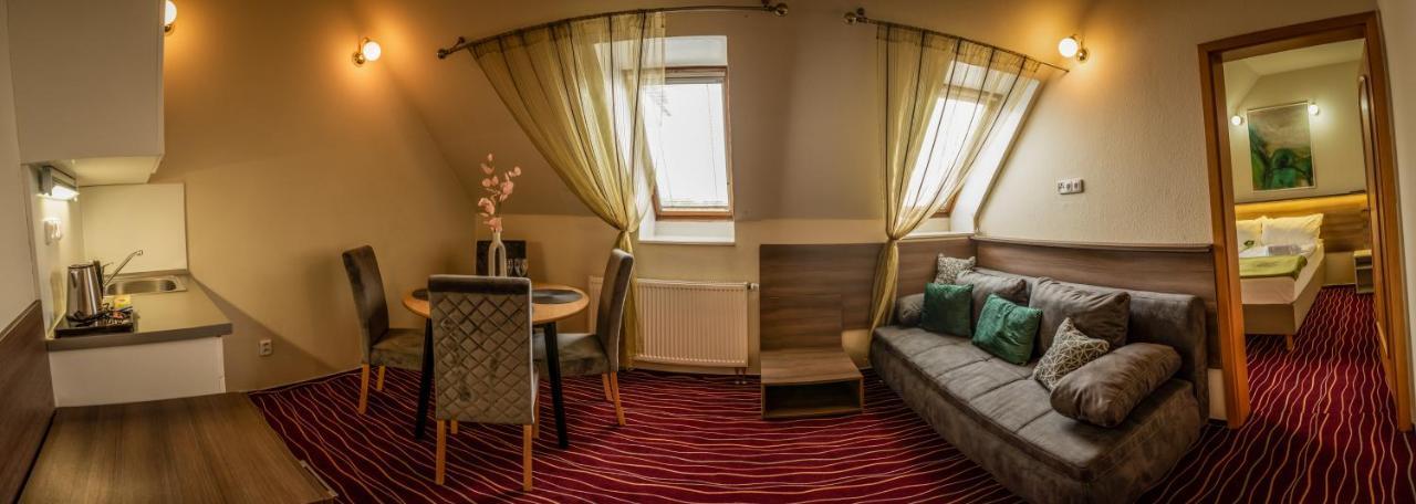 Hotel Brixen Havlickuv Brod Bagian luar foto