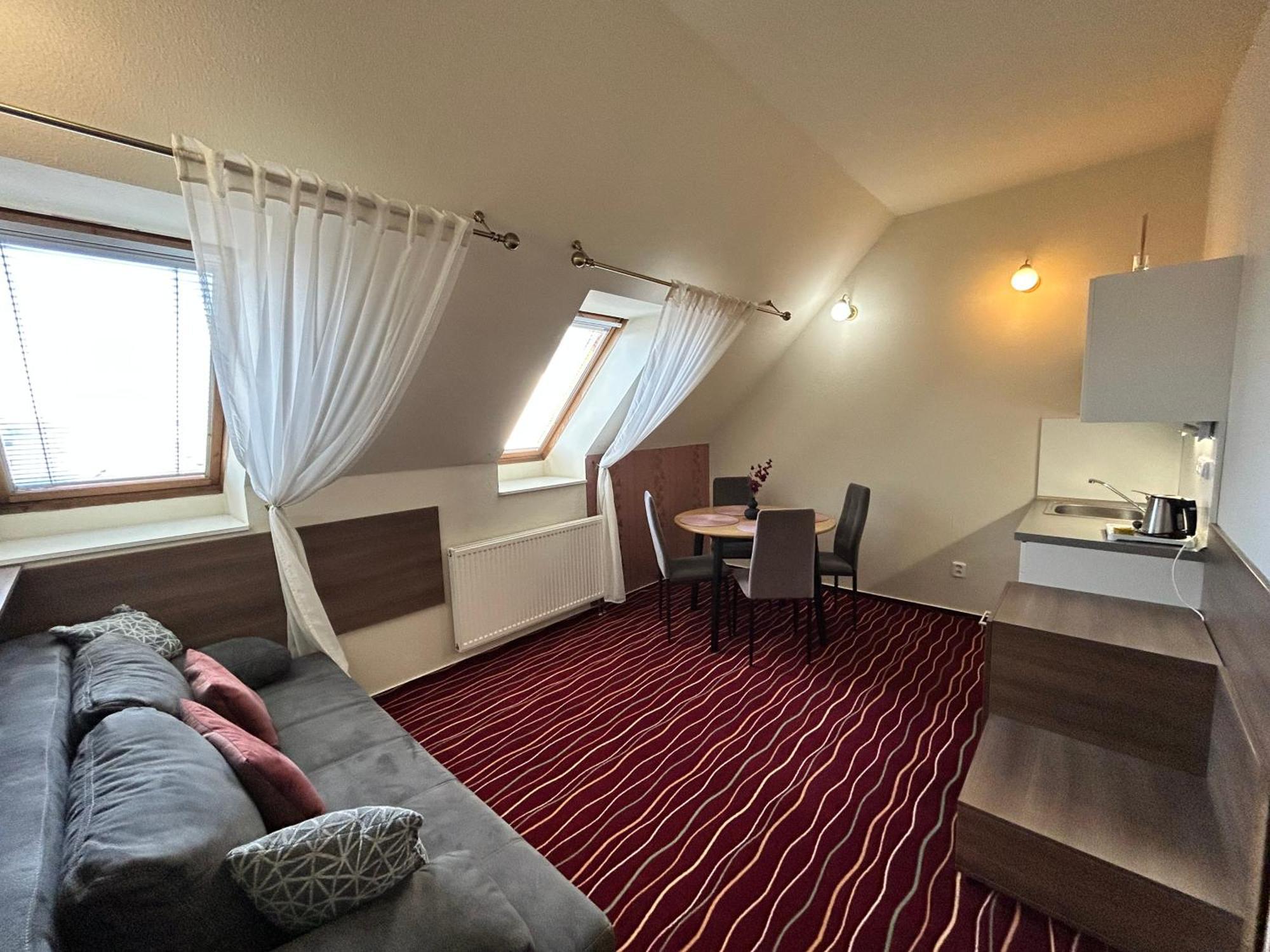 Hotel Brixen Havlickuv Brod Bagian luar foto