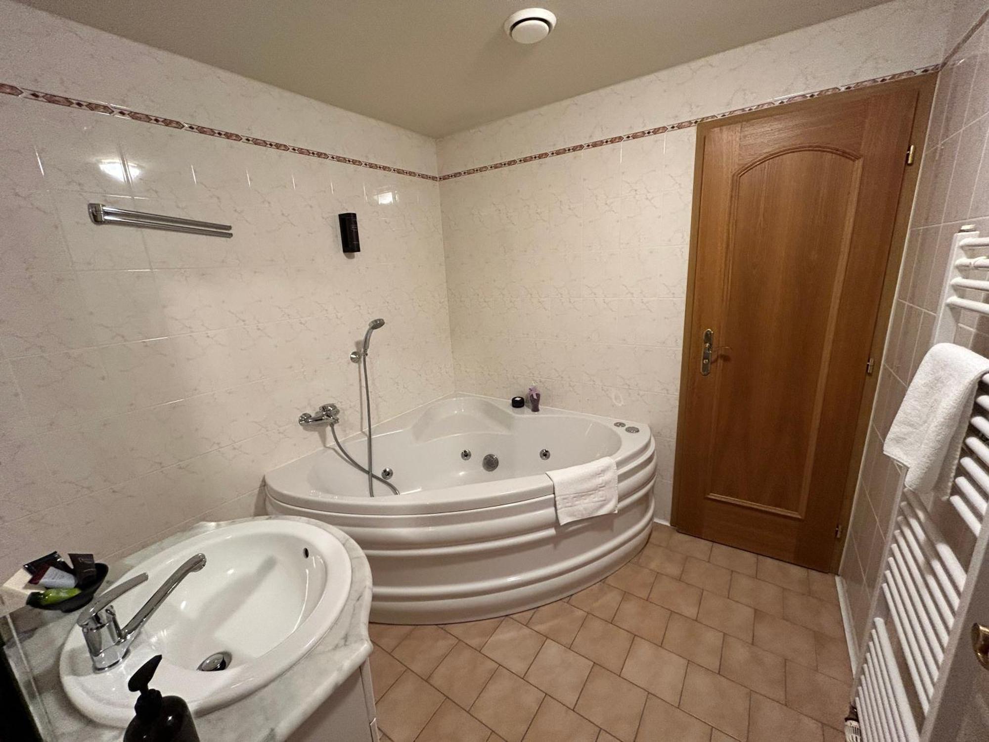 Hotel Brixen Havlickuv Brod Bagian luar foto
